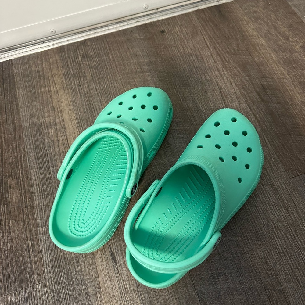 CROCS - Picture 2 of 3
